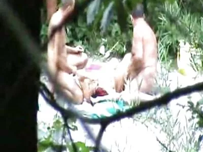 Getrimmte Fotze geile alte weiber kostenlos Teen wird auf einem Massagetisch hart gefickt